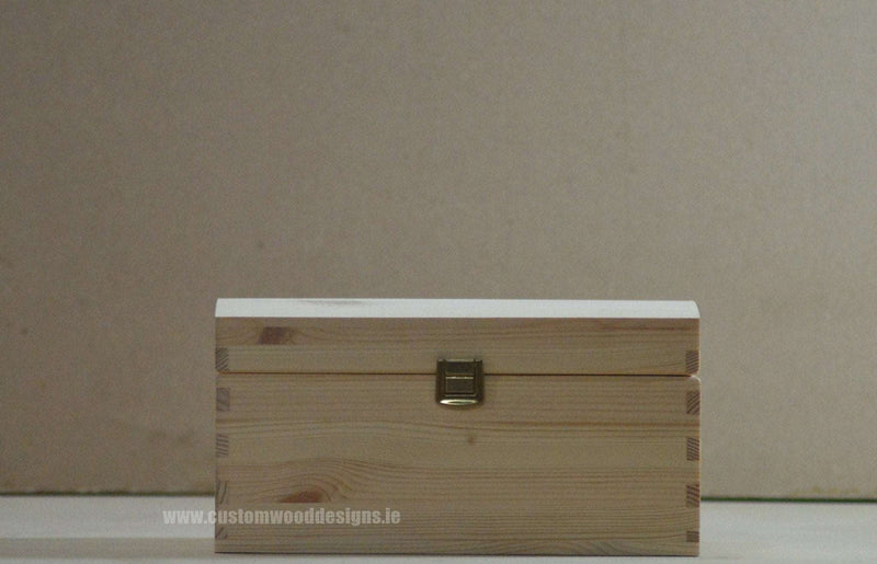 Load image into Gallery viewer, Pine Wood Chest CB2 26 X 16 X 13,5 cm Unbranded Chest Box pin chest-box-unbranded-pine-wood-chest-cb2-26-x-16-x-13-5-cm-53611780342103