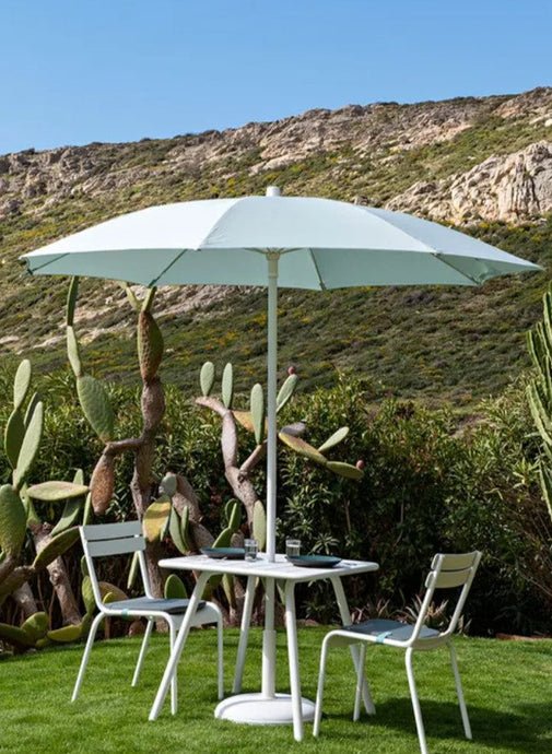 Find the Perfect Outdoor Garden Umbrella | Style & Protection