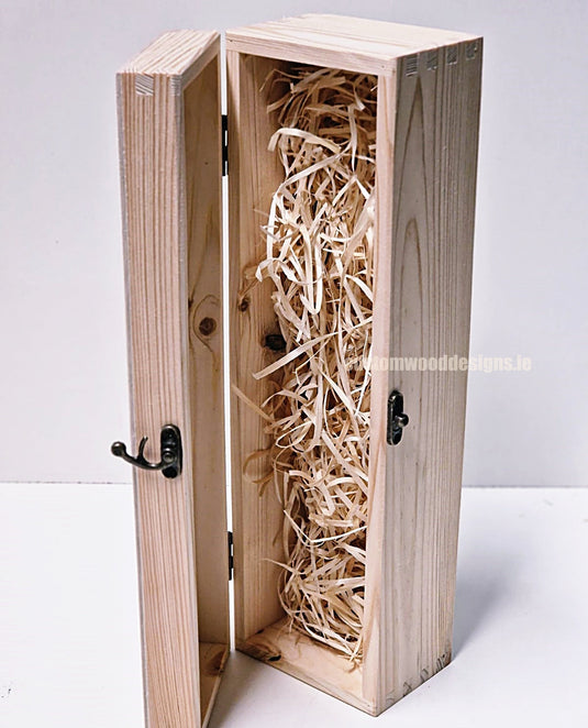 Hinged Lid 1 Bottle Box - Natural x25 Custom Wood Designs __label: Multibuy Bottle Box Bottle Boxes gift box Gift Boxes Single bottle box wooden Box CustomWoodDesignsIrelandCorporategiftboxesBottleBoxesGiftingboxesforbottleslaserengravedbottleboxespersonalisedbottleboxesCorporateboxesrusticboxwinebo_11_c0890074-1f1a-4811-a208-06e5_bb685881-5252-4a7a-b093-67360e959bc8