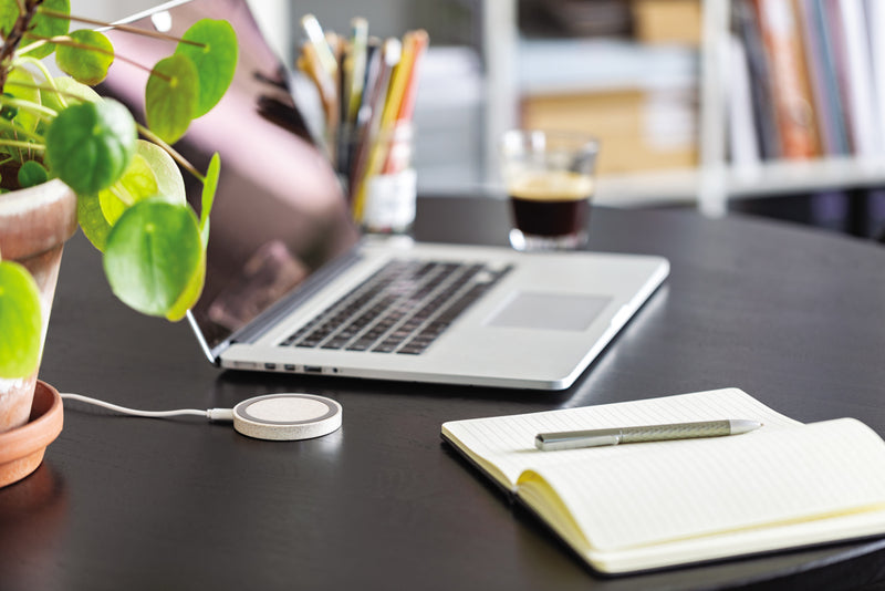 Load image into Gallery viewer, Wheat Straw 5W round wireless charging pad - Custom Wood Designs
