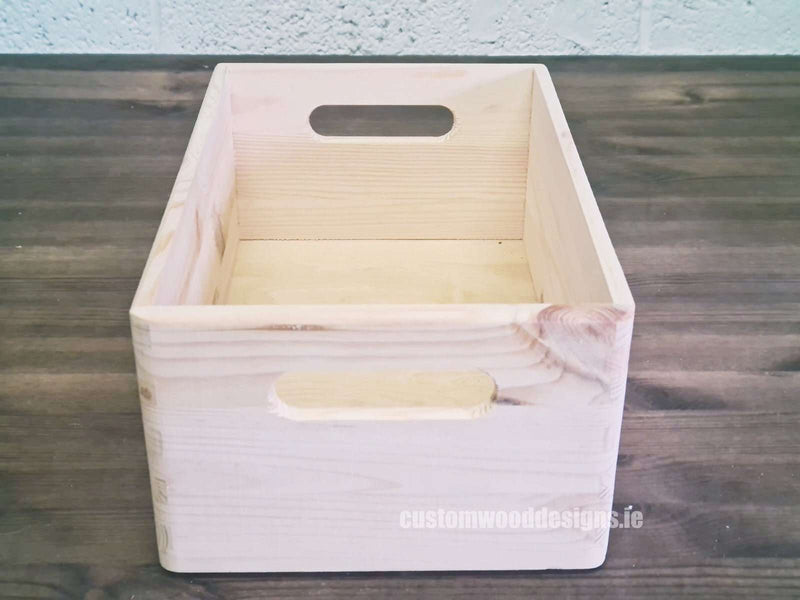 Load image into Gallery viewer, BoxBrew - Pine Box 30 X 20 X 13,5 OB2 Pine Box with Handle pin bedroom deco box gift room deco wood wooden pine-box-with-handle-default-title-boxbrew-pine-box-30-x-20-x-13-5-ob2-53611831689559
